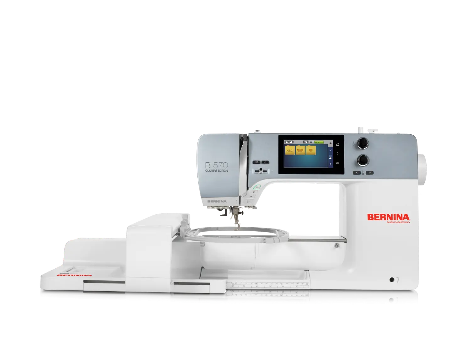 Bernina 570 QE – Machine à quilter – vue de face – avec module broderie | Bernina Addict