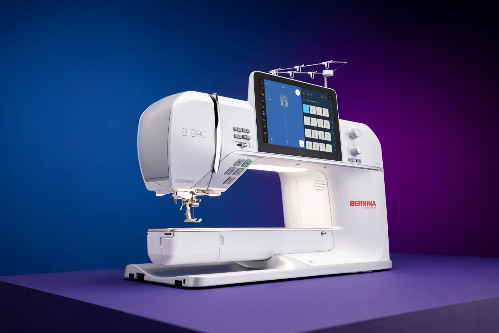 Bernina 990 – Machine à coudre et broder – vue dynamique | Bernina Addict