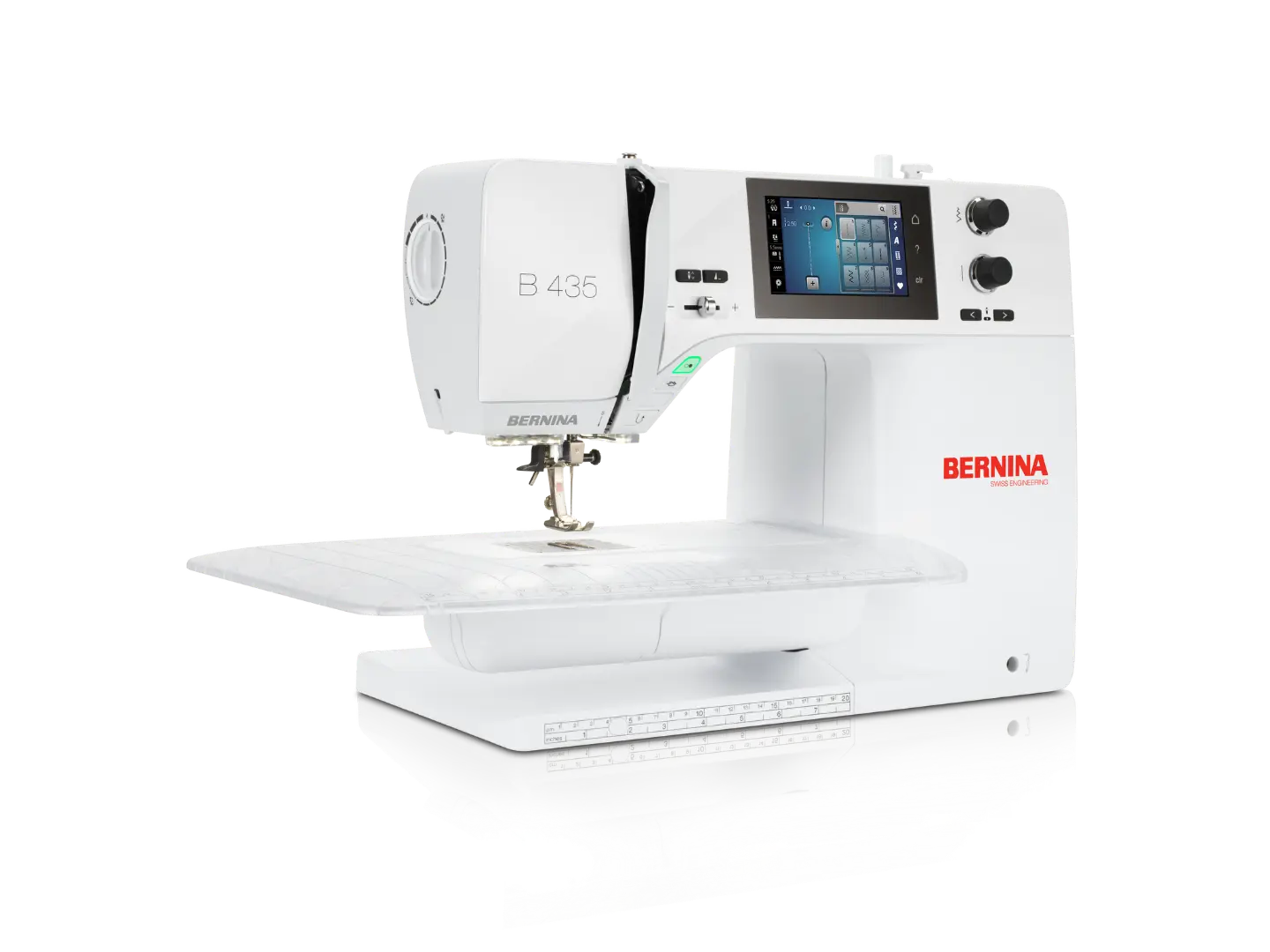 Bernina 435 – Machine à coudre – vue atelier – avec table rallonge | Bernina Addict