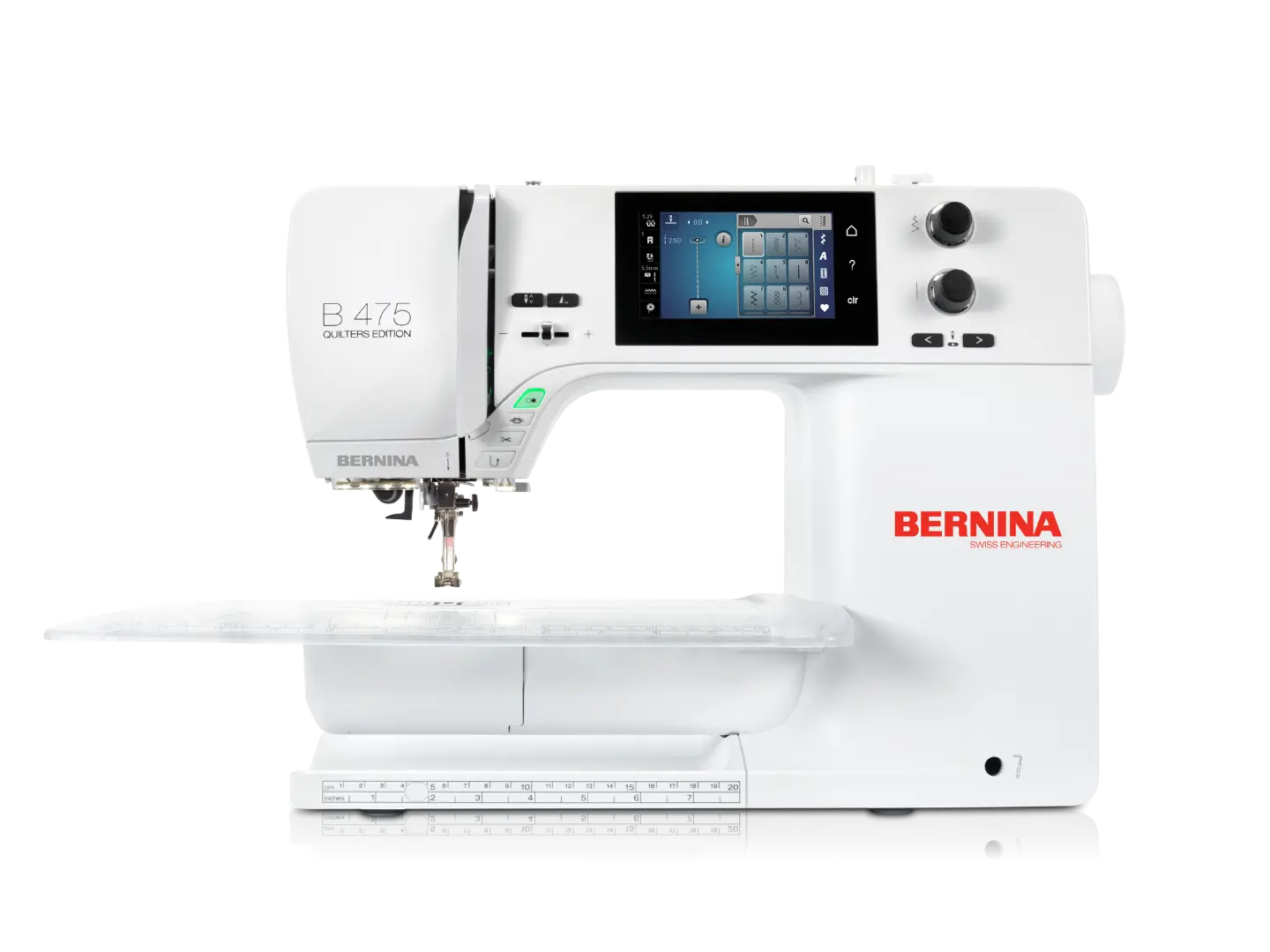 Bernina 475 QE – Machine à quilter – vue de face – avec table rallonge | Bernina Addict