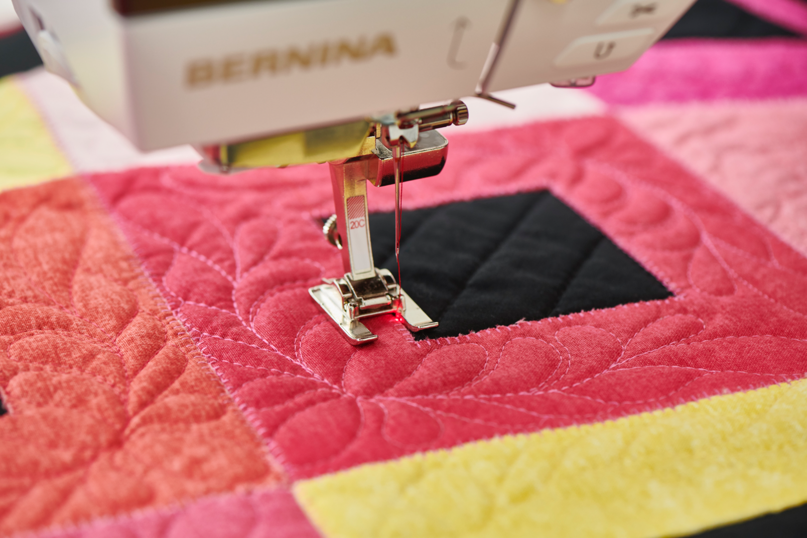 BERNINA 790 PRO en atelier – machine Série 7 PRO polyvalente coudre et broder
