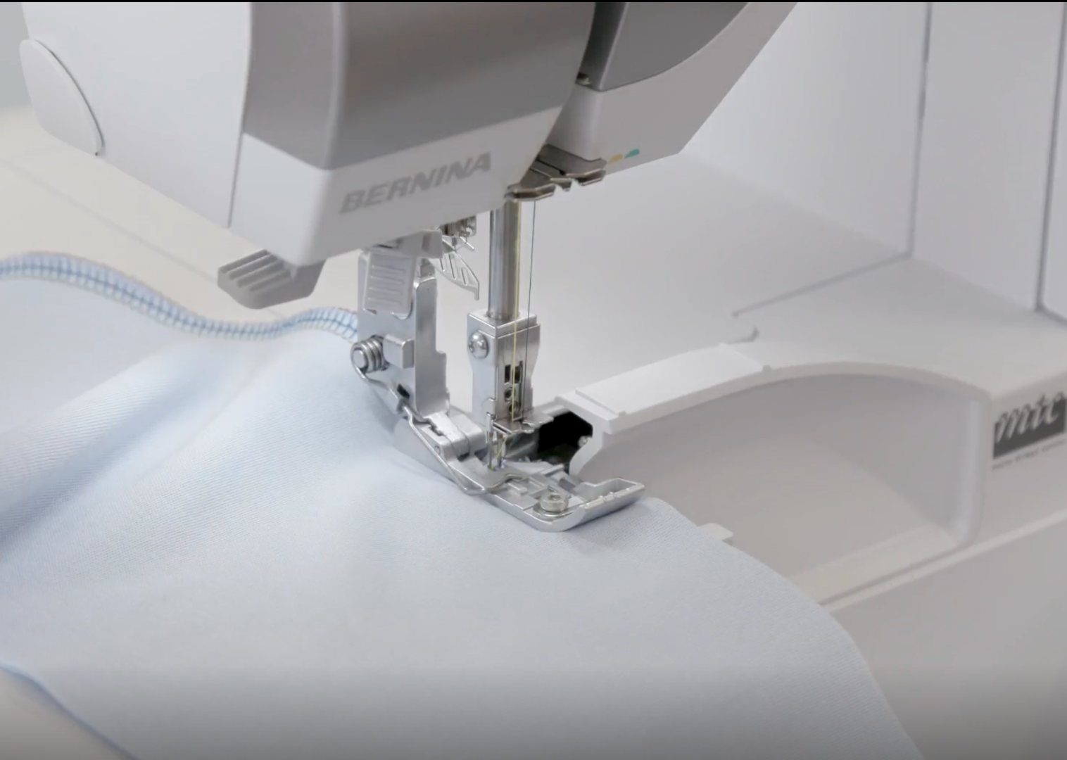 BERNINA L 850 – sélection type de point surjet ou recouvrement