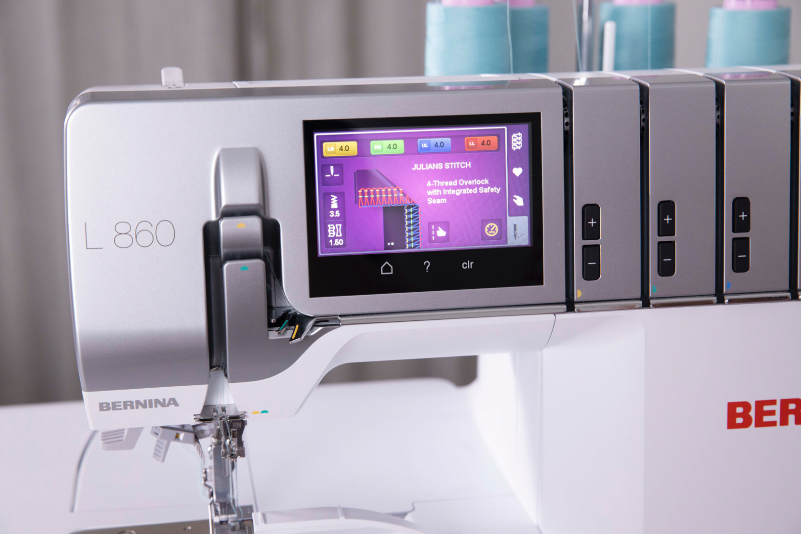 BERNINA L 860 AirThreader – détail enfilage automatique surjeteuse recouvreuse