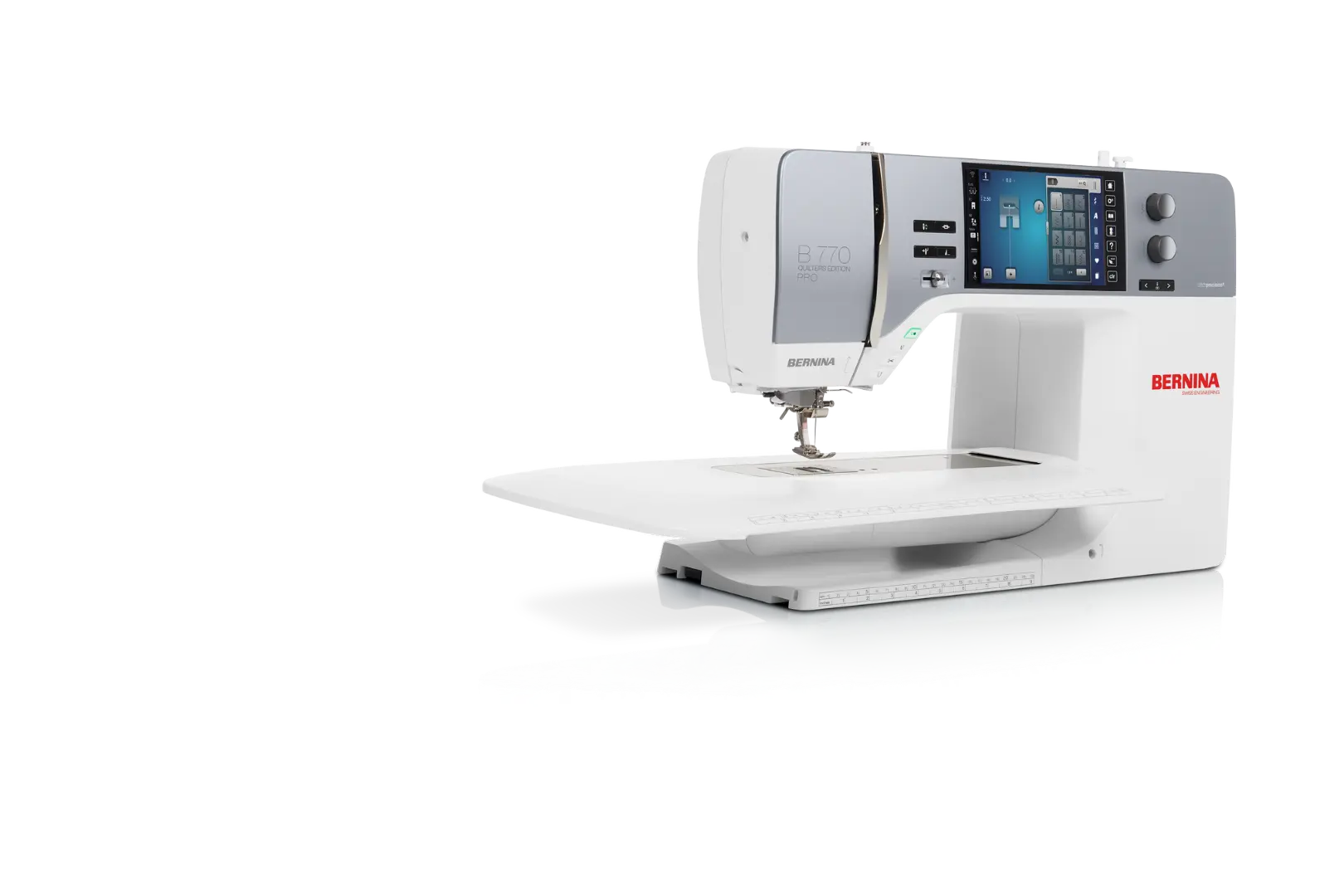 Bernina 770 QE PRO – Machine à quilter – vue atelier – avec table rallonge | Bernina Addict