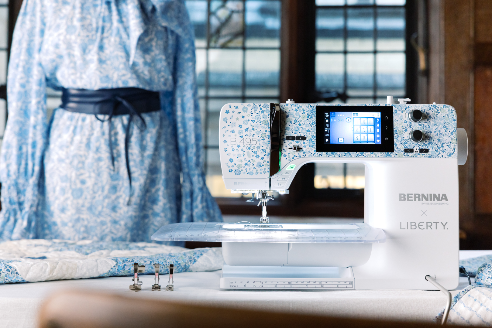 Bernina 495 Liberty Edition – vue de face avec écran tactile | Bernina Addict