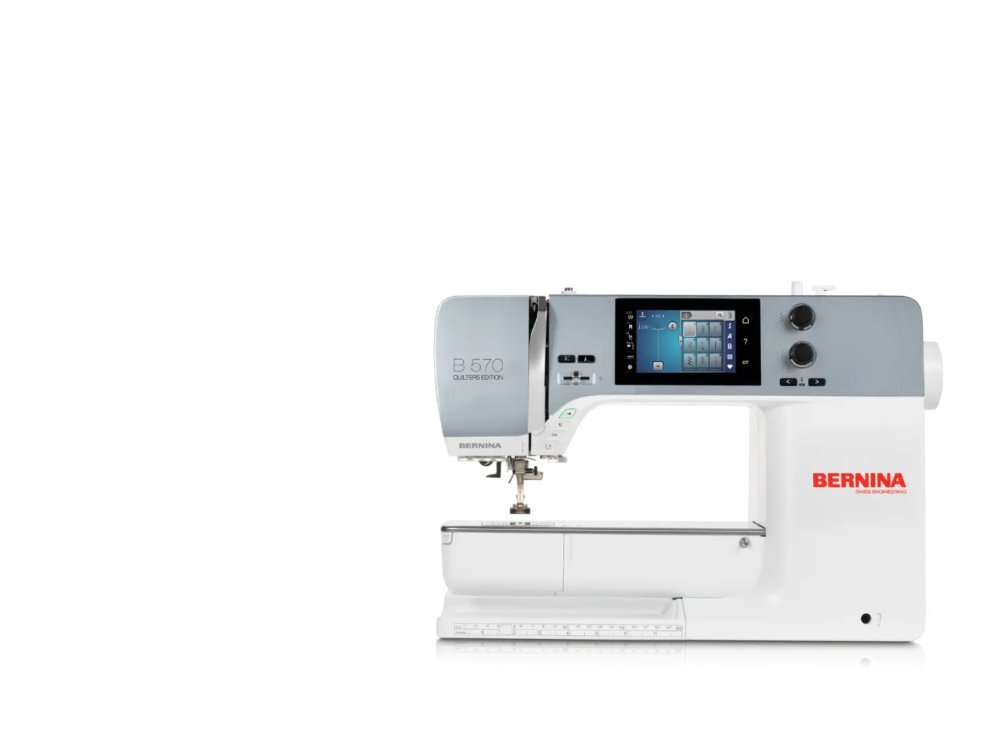 Bernina 570 QE – Machine à quilter – vue de face | Bernina Addict