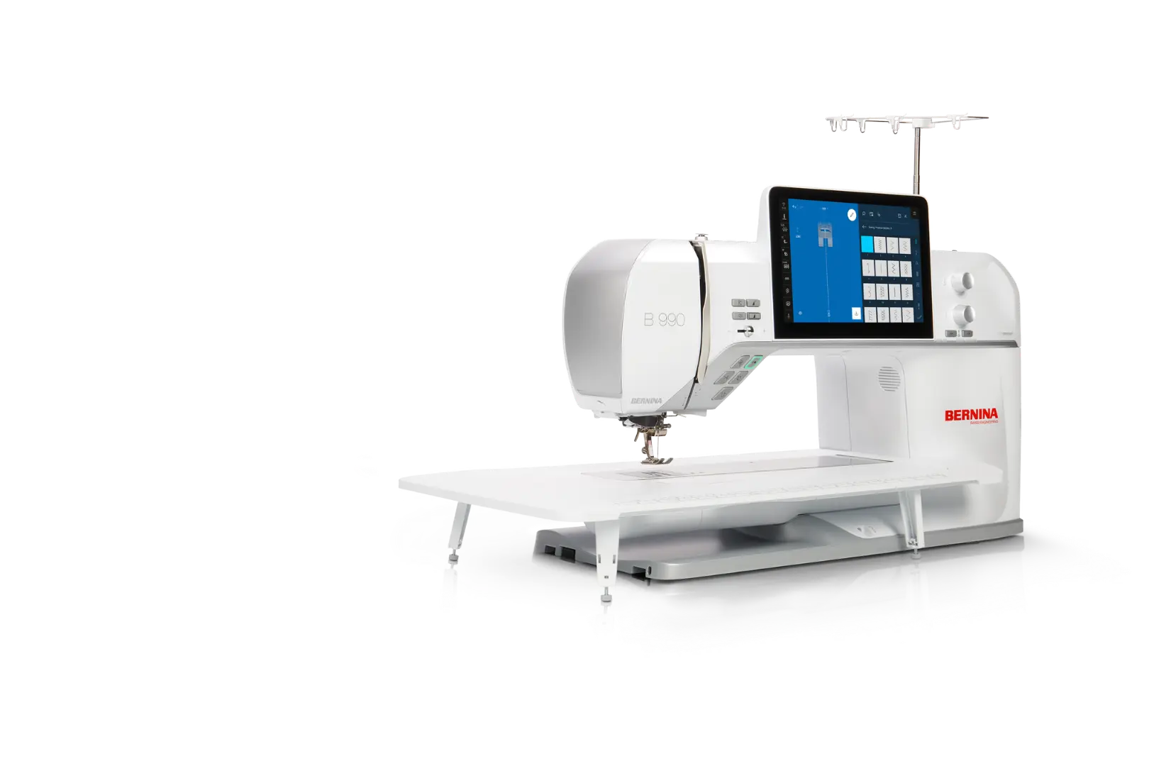 Bernina 990 – Machine à coudre et broder – vue atelier – avec table rallonge | Bernina Addict