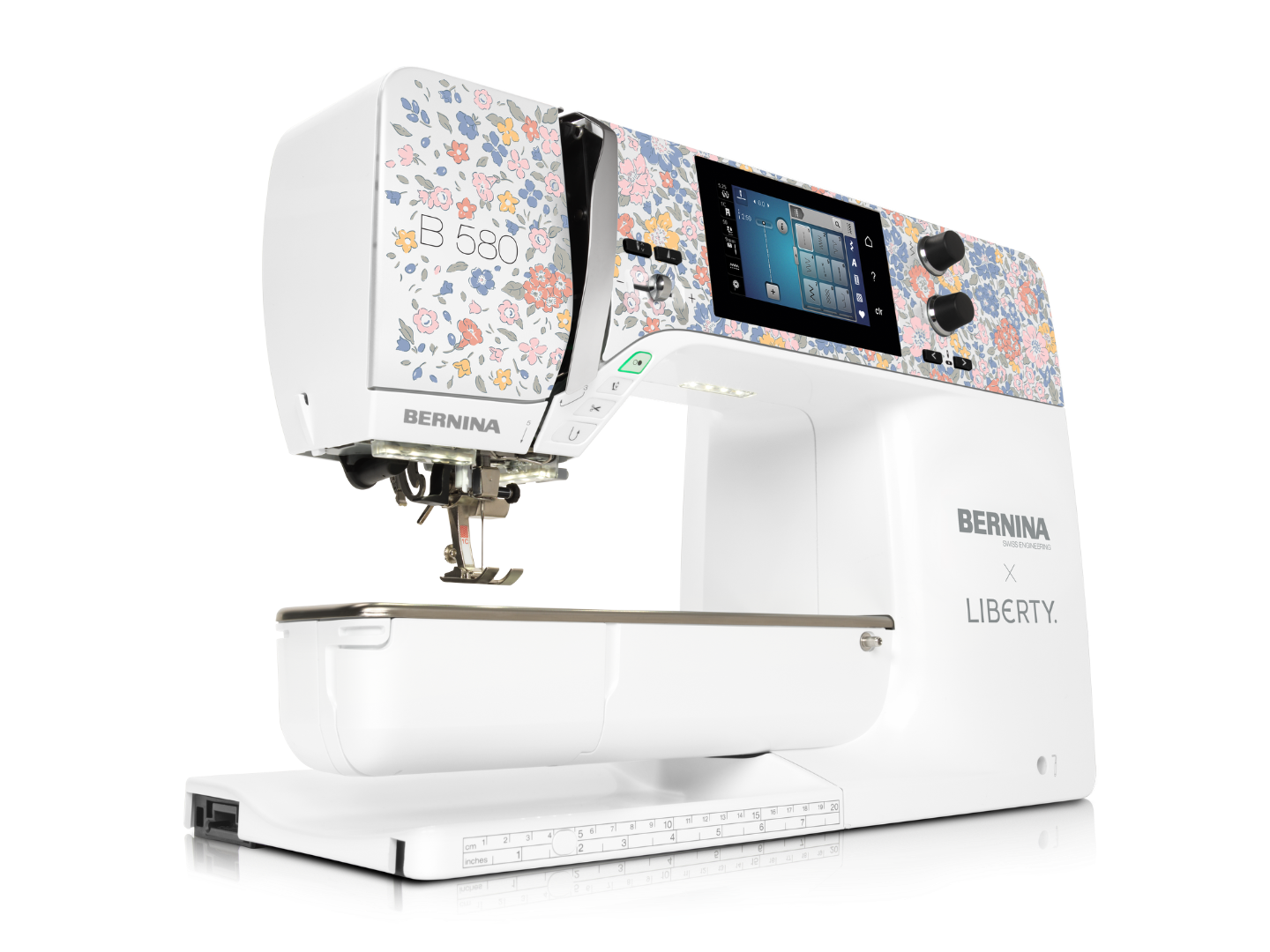 Bernina 580 Liberty Edition – machine à coudre et broder – façade Glen Lyon Blooms | Bernina Addict
