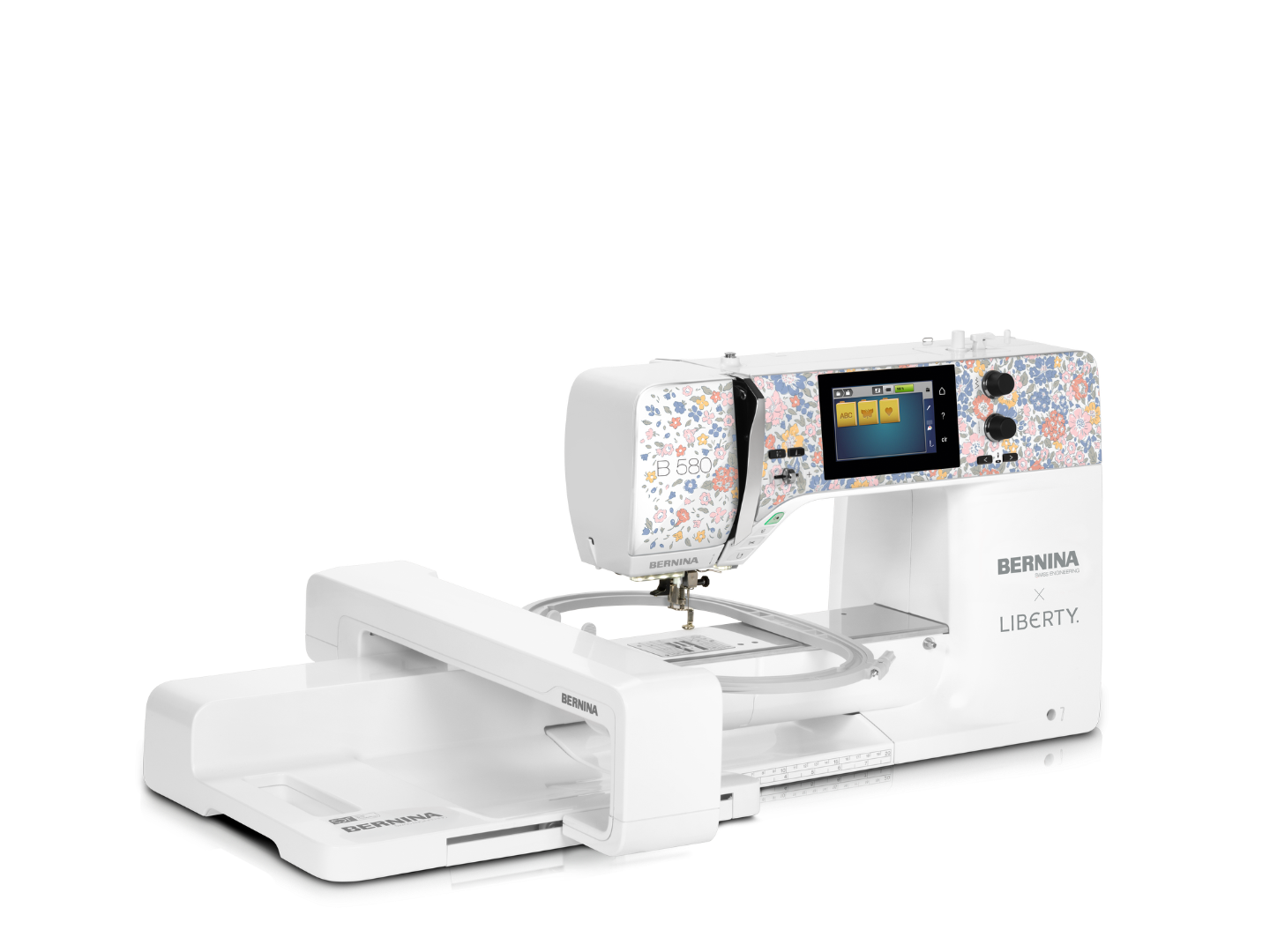 Bernina 580 Liberty Edition – machine à coudre et broder – façade Glen Lyon Blooms | Bernina Addict