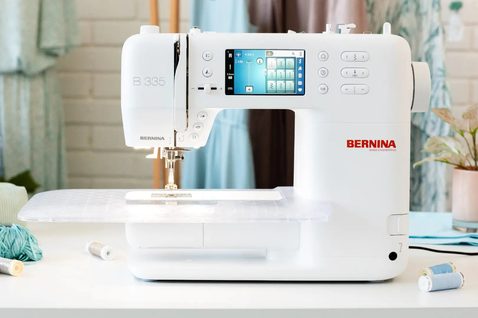 Bernina 335 – Machine à coudre – mise en situation | Bernina Addict