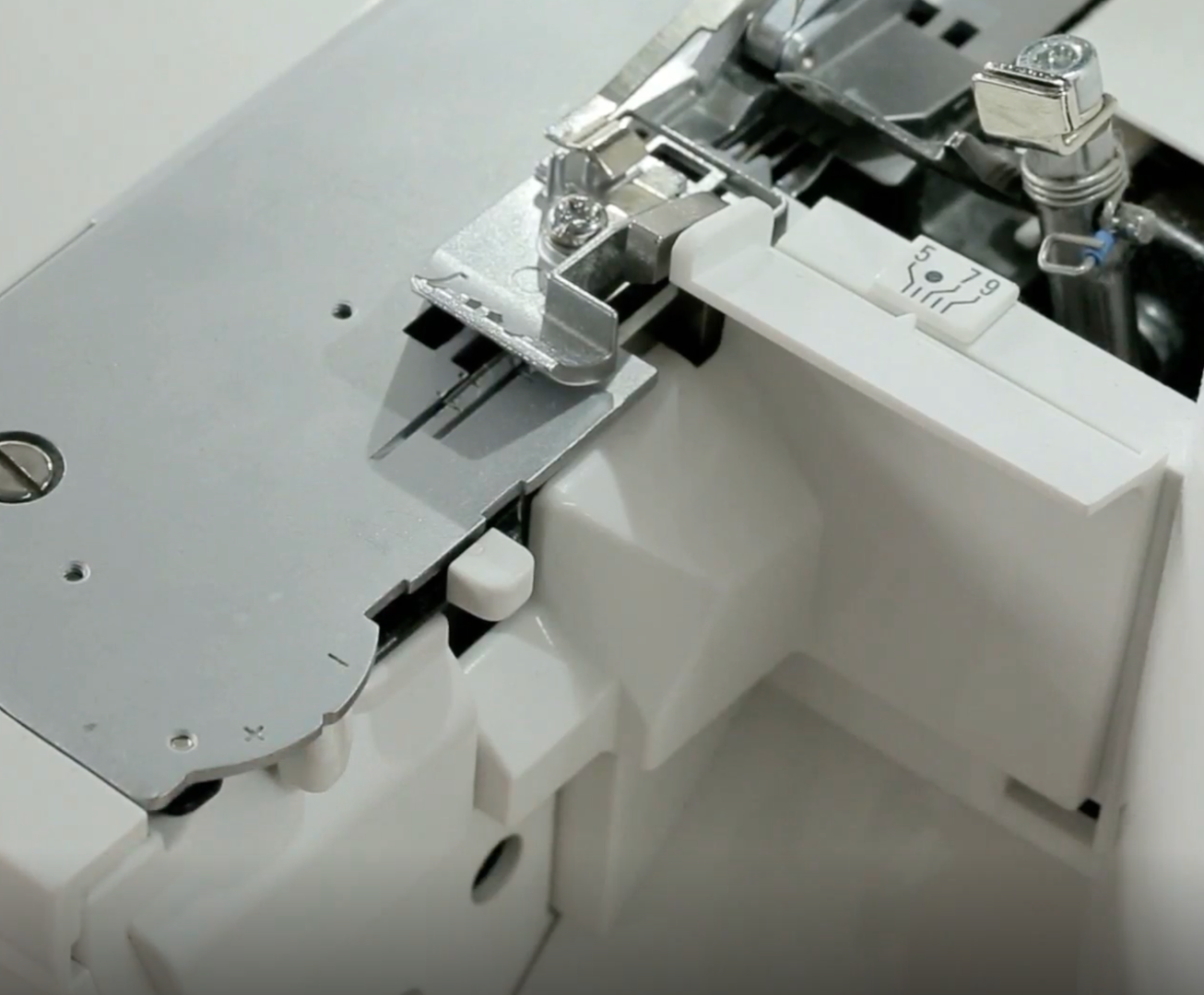Écran BERNINA L 450 – réglages surjeteuse 4 fils 