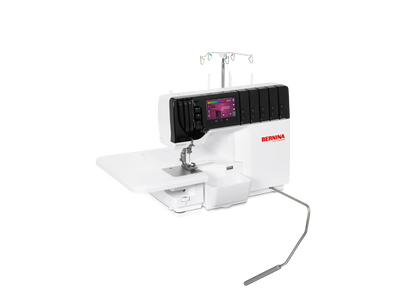 Bernina L 890 – Surjeteuse & Recouvreuse – vue standard – avec table rallonge – avec système mains libres | Bernina Addict