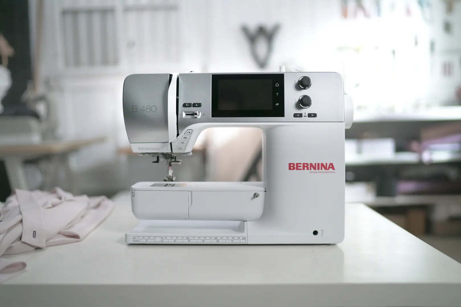 Bernina 480 – Machine à coudre – en utilisation | Bernina Addict
