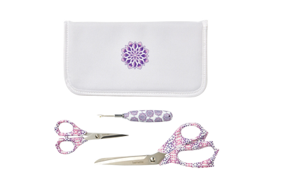 Kit ciseaux Yaya Han bernette – ciseaux à tissu, ciseaux à broderie et découd-vite motif floral violet, pochette incluse