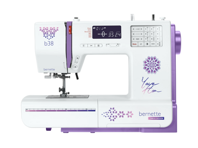 Bernette b38 Yaya Han vue frontale – écran LCD, 394 points, boutons et motifs floraux signature